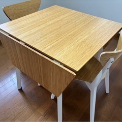 IKEA ダイニングテーブルの画像
