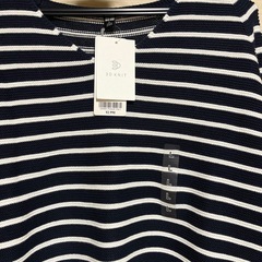 新品未使用品　コットンリラックスVネックセーター(ユニクロ)の画像