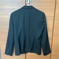 レディーススーツ ブラックの画像