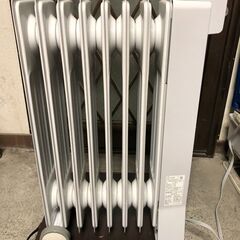 配送可　空気を汚さない暖房器具　eureks ユーレックス(国産）　オイルヒーター RF8BS-IW【3～8畳】ON/OFFタイマー機能付き　動作確認済み　中古品の画像
