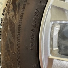 スタッドレスタイヤの画像