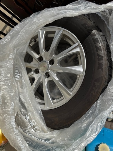 スタッドレスタイヤ