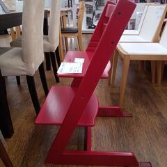 ★リユースのサカイ水戸店★ STOKKE ベビーチェア レッド H×D×W クリーニング済み MT6169の画像