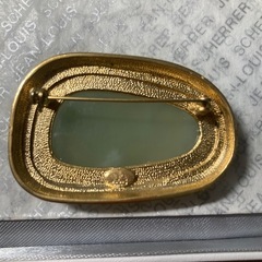 ジャンルイシェレルのブローチの画像