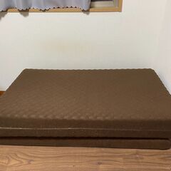 【美品】LOWYA 三つ折りセミダブルマットレス ブラウン 2022年購入の画像