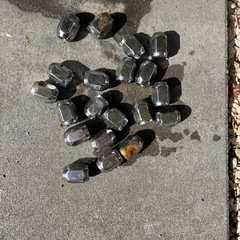 スタッドレスタイヤホイル付きの画像