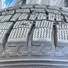 スタッドレスタイヤホイル付きの画像