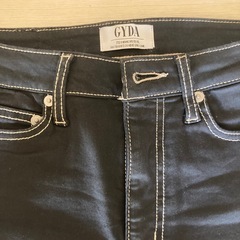 GYDAスキニーパンツブラックSサイズの画像