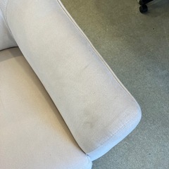 サ2511-148 2人掛けソファ 脚付き アイボリー ファブリックタイプ キズ汚れ有りの画像