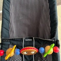 ベビービョルン バウンサー おもちゃ付の画像