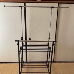 キャスター付き物干し掛けの画像