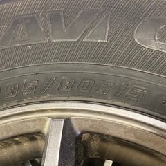 タイヤホイール　4本セット　195/80R15 6穴　15インチ　2015年製　ハイエース　15×6J+33 PCD 139.7 現状品の画像