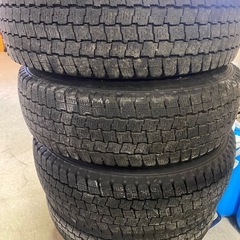 タイヤホイール　4本セット　195/80R15 6穴　15インチ　2015年製　ハイエース　15×6J+33 PCD 139.7 現状品の画像