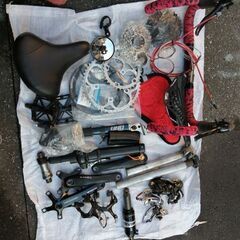 自転車パーツ多数あり新品中古混在、取りに来られる方にお譲りします、の画像