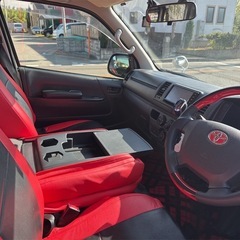 H28 ハイエースの画像