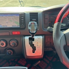 H28 ハイエースの画像