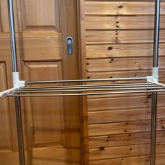 伸縮室内干しラック キャスター付き 幅77～138㎝ タオル掛け ハンガー掛け 洗濯物干しの画像