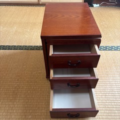 収納棚　机出てきますの画像