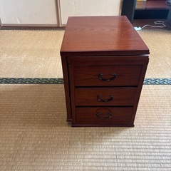 収納棚　机出てきますの画像