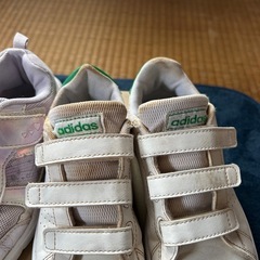 女の子　スニーカー　adidas 19 20の画像