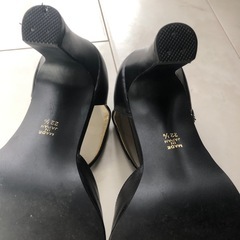 12日締切　ハイヒール　22.5の画像