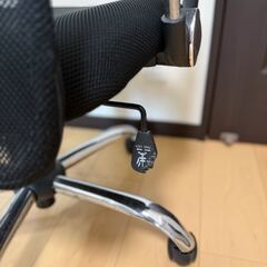 【デスクチェア】デスクチェア　高さ調整可能、キャスター付き（11/17まで）の画像