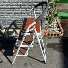 折りたたみ三段ステップ　ハシゴの画像
