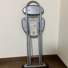 折りたたみ椅子の画像