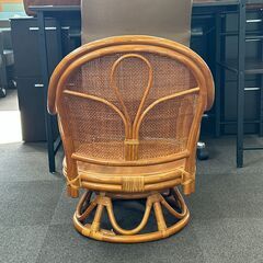 店頭引き渡し 中古 ラタン 籐 椅子 回転式 チェア 家具の画像