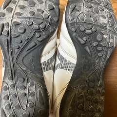 トレーニングシューズ　23.5センチの画像