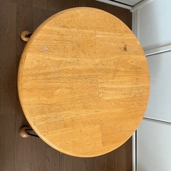 折り畳みテーブルの画像