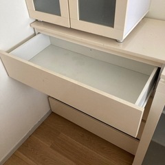 11月15,16日引き取り希望　ガラス付き収納棚と引き出しの3点の画像
