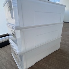 ニトリ 押入れケース Mサイズ（透明）3個ありますの画像