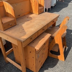 カントリー風　学習机の画像