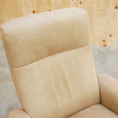 ≪zyt2541ジ≫ 新城家具販売 パーソナルチェア Argo/アルゴ オットマン付属 現状品 ベージュ系 1人掛け/リクライニングチェア/中古家具/宮城県仙台市 71030-01の画像