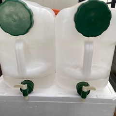 新品未使用。20リットル、レジャー用ポリタンク。の画像