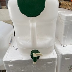 新品未使用。20リットル、レジャー用ポリタンク。の画像