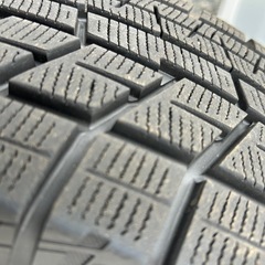 スタッドレスタイヤ 185/70R14の画像