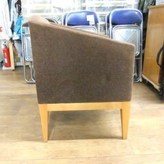 複数在庫あり 一人掛けソファ 幅69×奥行61×高さ83.5cm ファブリック×木 ブラウン ラウンジチェア 一人掛けチェア 椅子 いす イス 札幌市厚別区 厚別店の画像