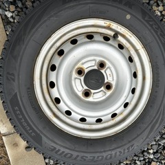 145/80R13スタッドレスタイヤの画像