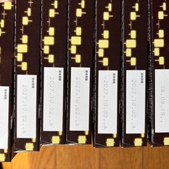 ヒロセ通商、カレー21食まとめ売り、電子レンジせいろのおまけ付きの画像