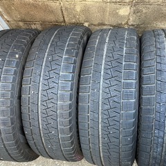 マツダ純正19インチスタッドレスタイヤの画像