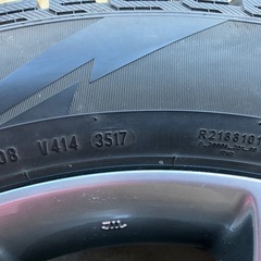 マツダ純正19インチスタッドレスタイヤの画像