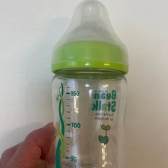 哺乳瓶の画像