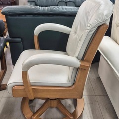 キャスター付き回転座椅子の画像