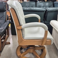 キャスター付き回転座椅子の画像