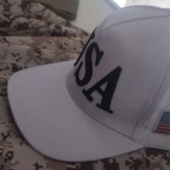 希少　10月28日　横須賀基地を訪問時の軍人への特別プレゼント　トランプ氏の帽子の画像