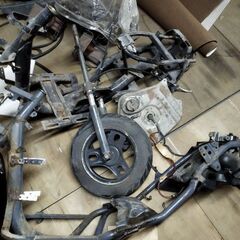 スズキ　インチアップZZ CA1PB 外装　フレームの画像