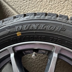 ダウンロップ 165/60R15 スタッドレスタイヤ4本の画像