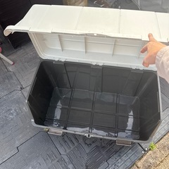 屋外収納ボックス 屋外 大きく開くコンテナー 140L チャコールグレー大容量 幅88cm 奥行50cm 高さ50cm 日本製の画像